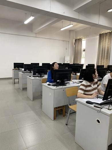 图5 张朗老师点评现场